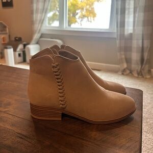 Women's Tan Ankle Boots